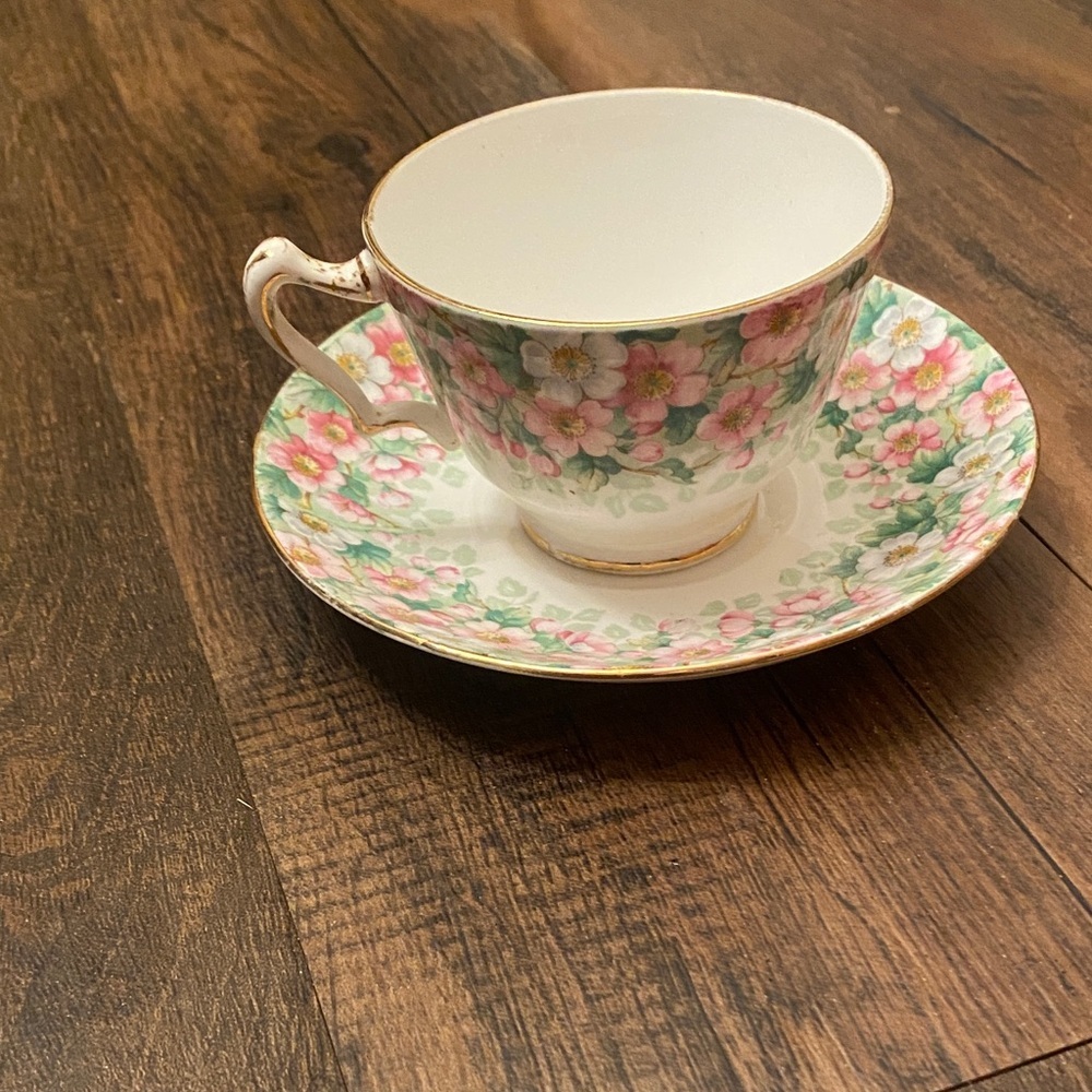 Floral Teacup and Saucer Set - Picture 9 of 9